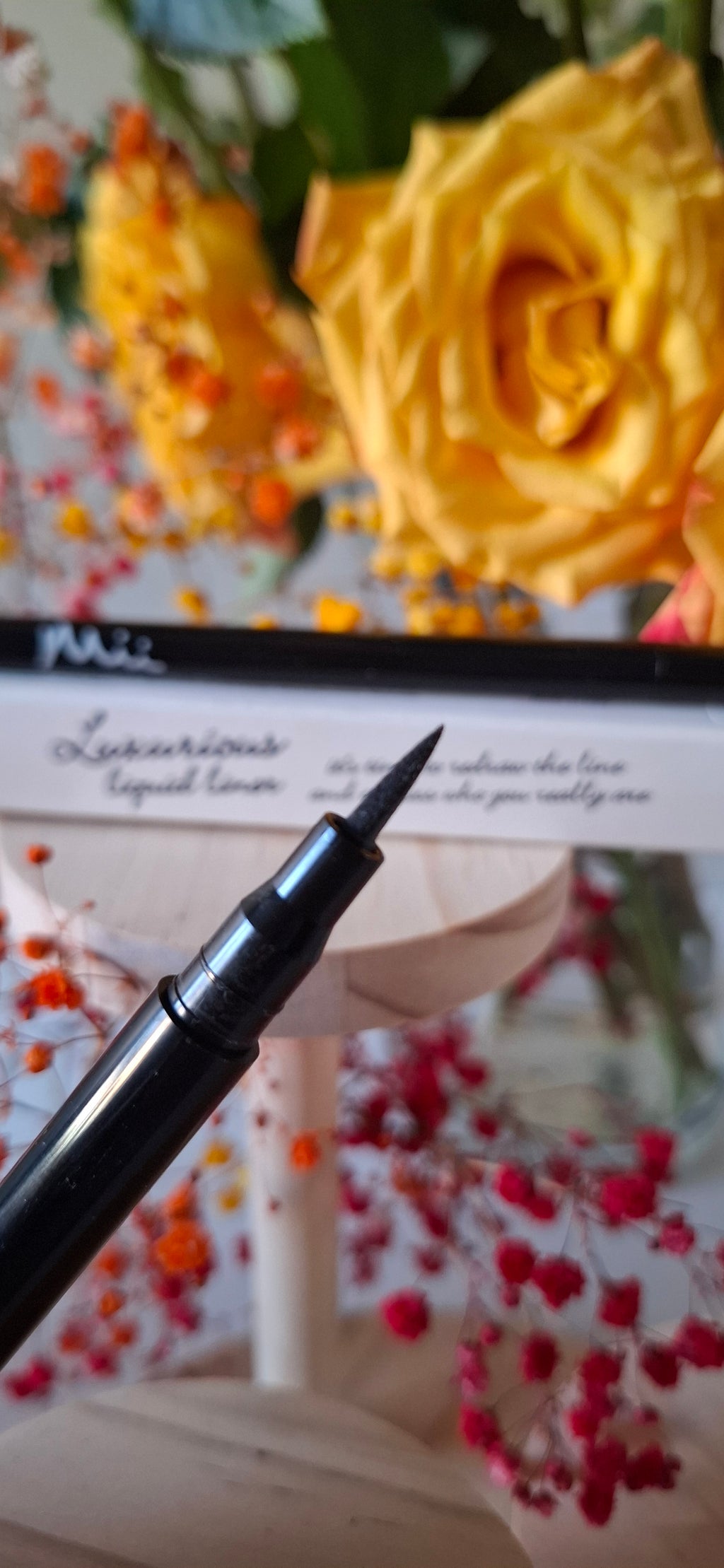 Mii Luxurious Liquid Liner
Lavish 02