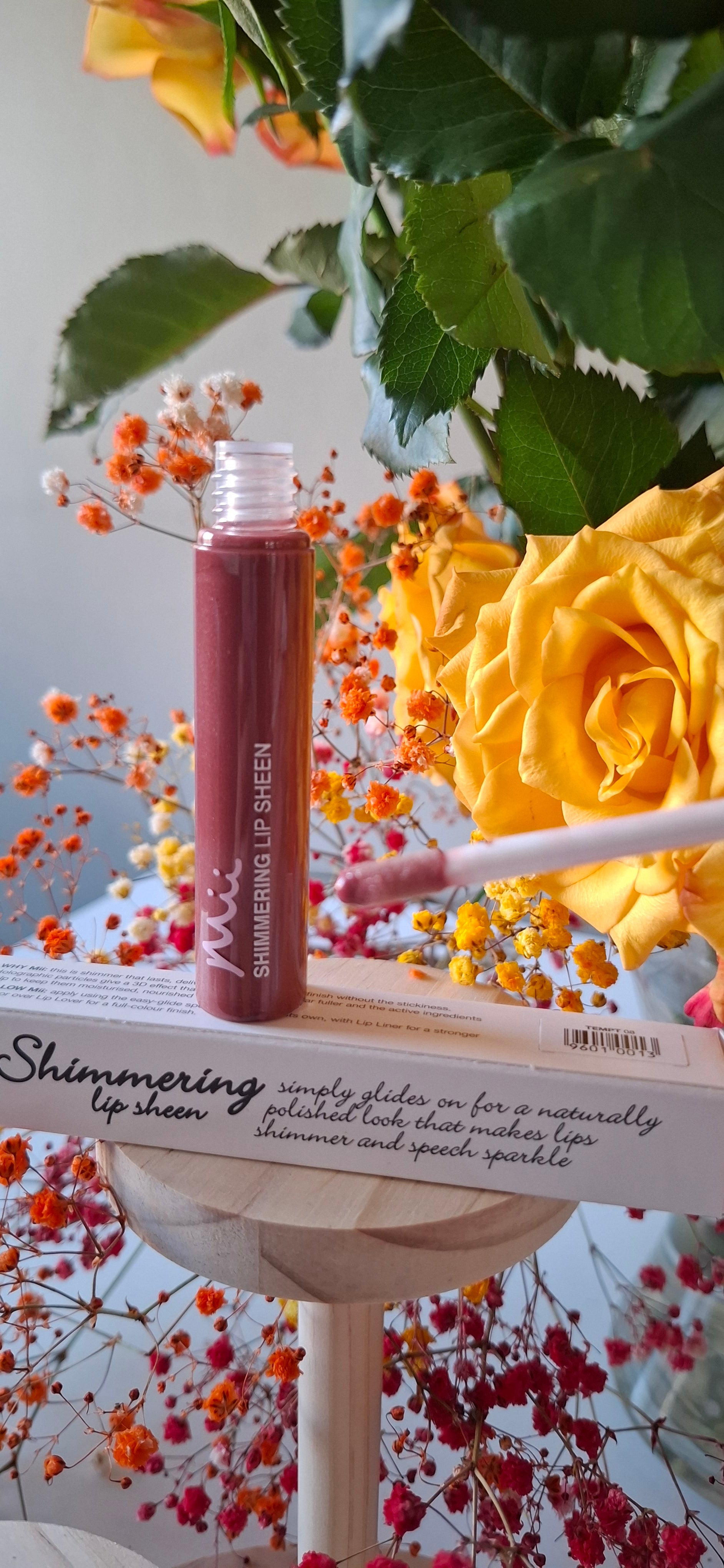 Mii Shimmering Lip Sheen
Tempt 08