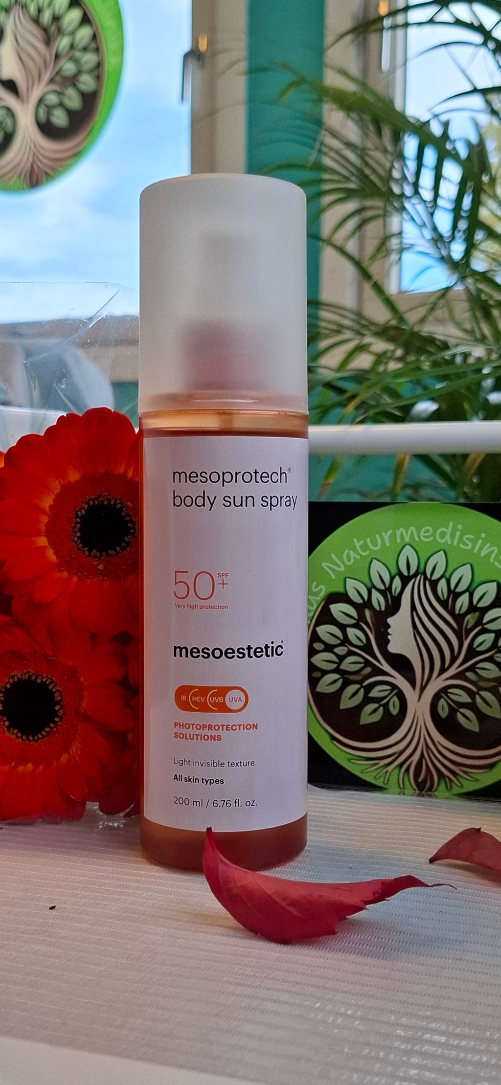 BODY SUN SPRAY. SPF50+ body photoprotection in spray format. (Mesoestetic).