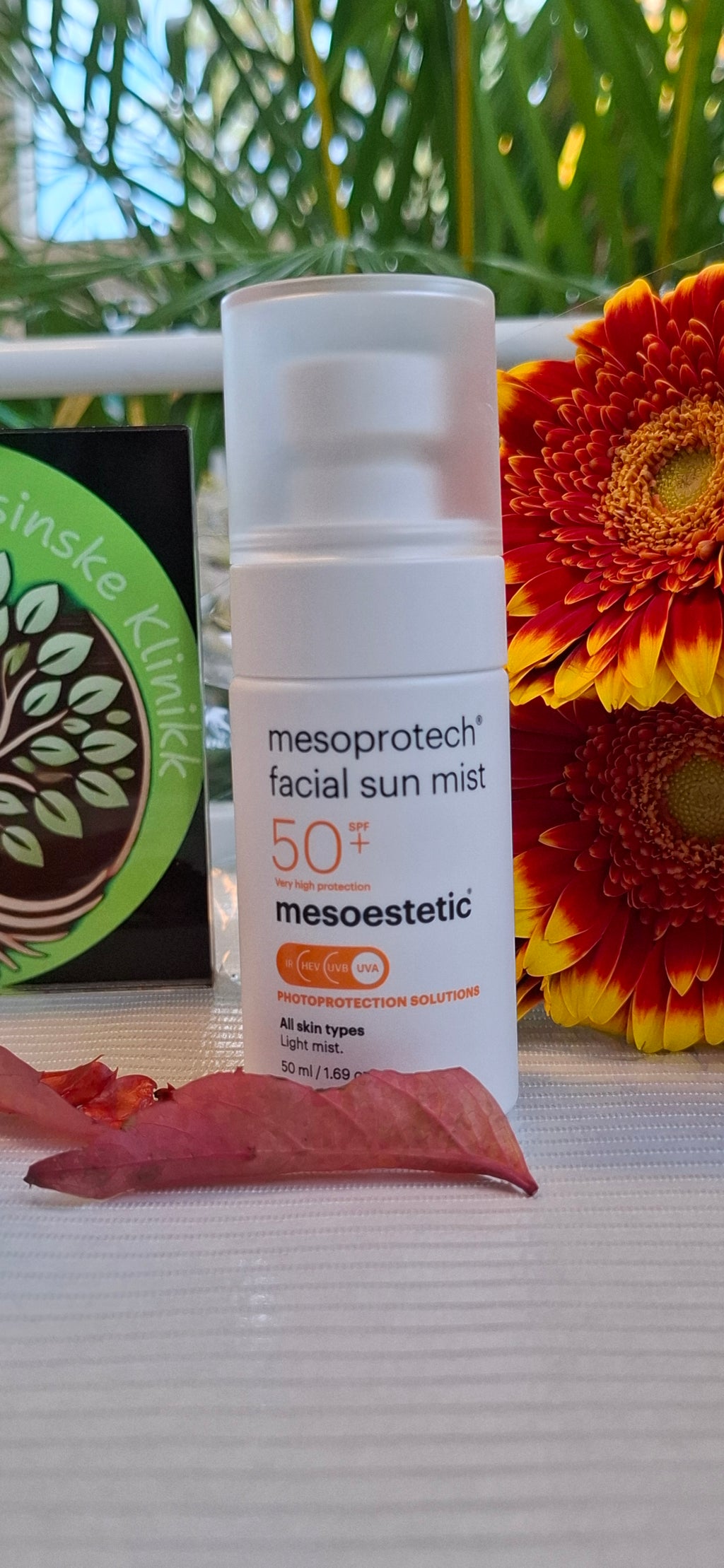 FACIAL SUN MIST 50+. SPF50 anti-ageing facial sun mist. (Mesoestetic)