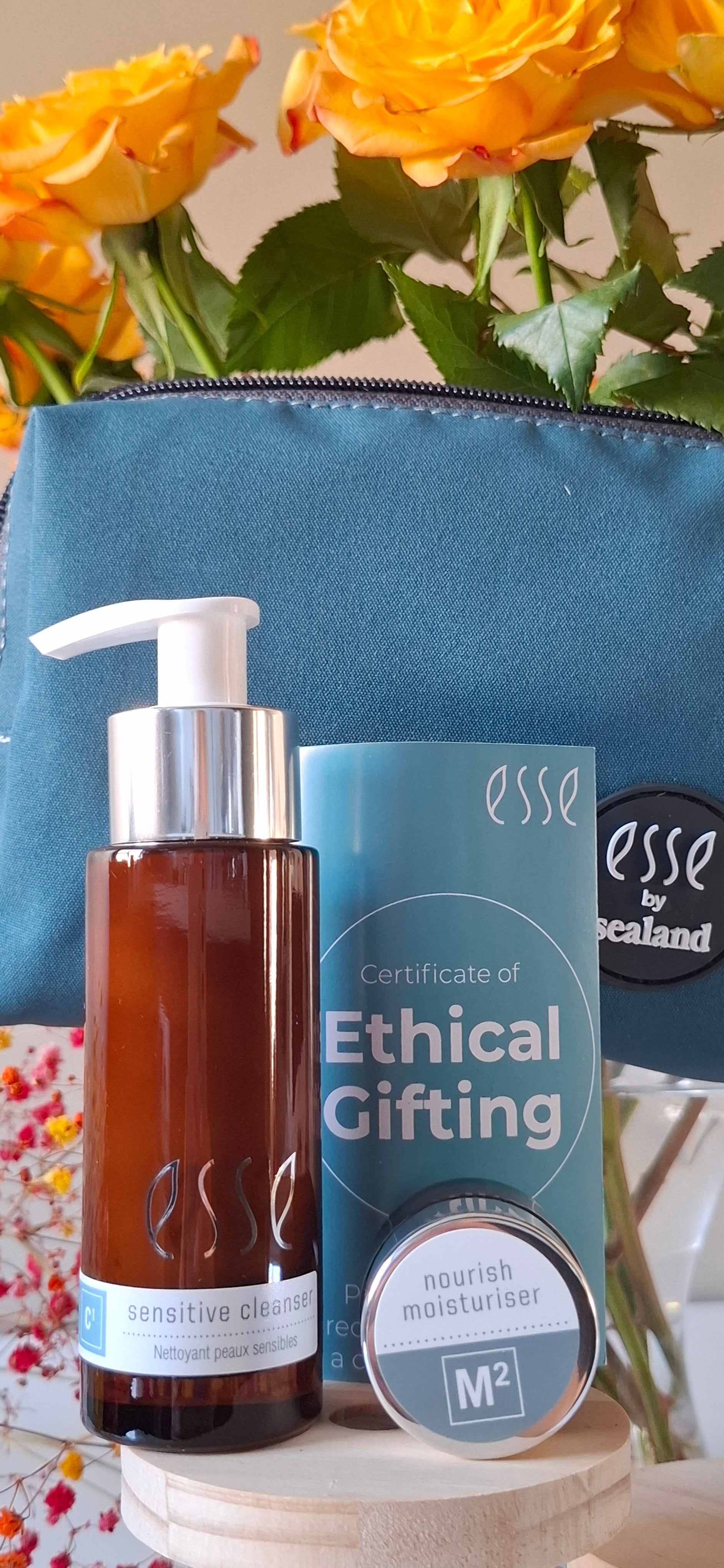 Julegave fra Esse Skincare. Conscious Gifting. Limited- edition.