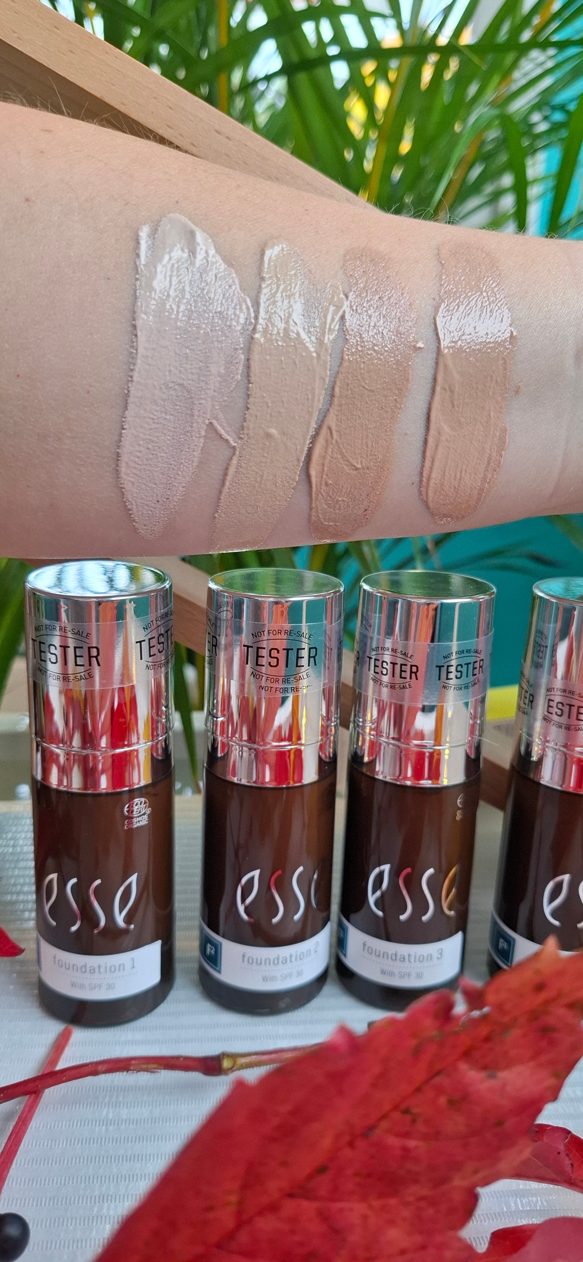 FOUNDATION 4 (F4), Esse Skincare, mikrobiomvennlig dekning for sensitiv hud.