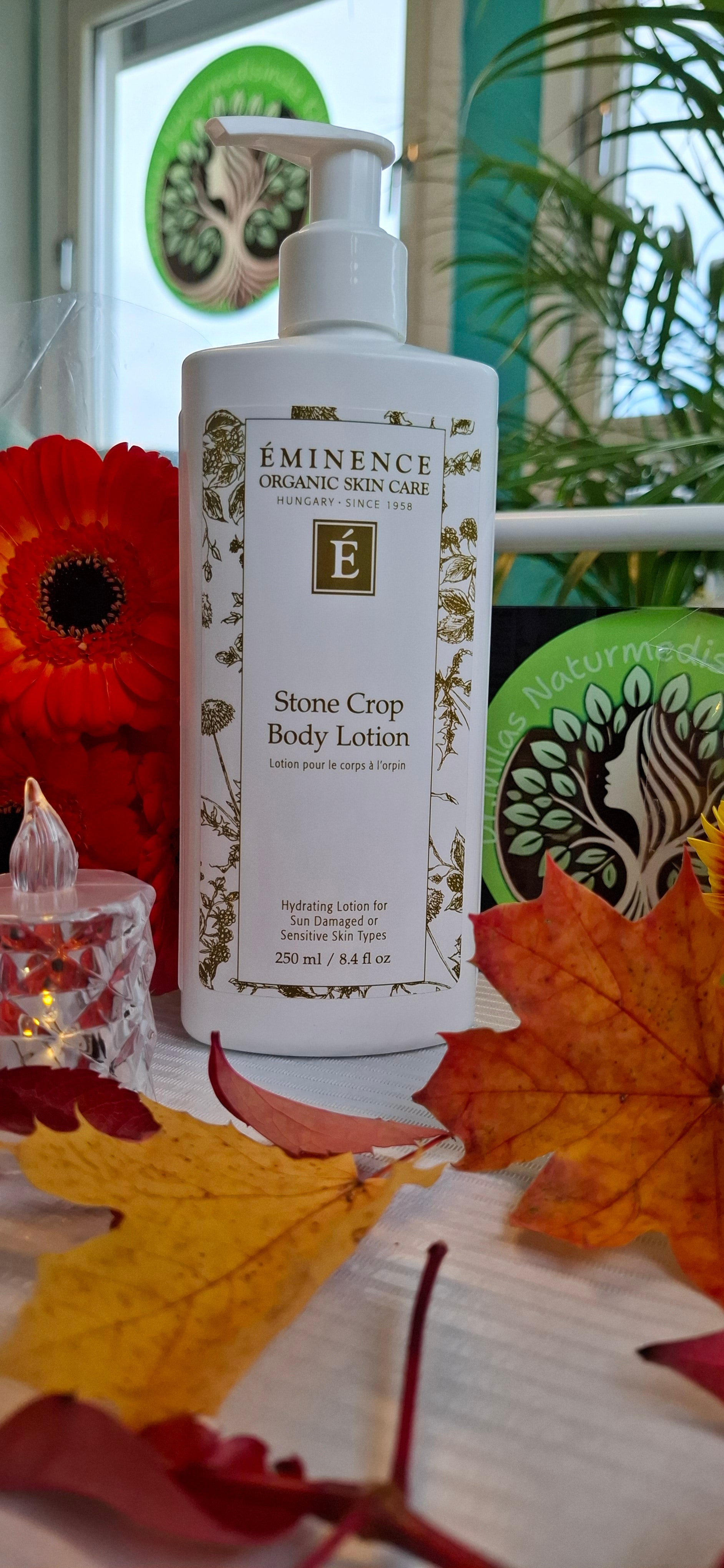 STONE CROP BODY LOTION. Fuktighetsgivende kroppslotion som forbedrer hudtonen. (Eminense Organics Skincare.)